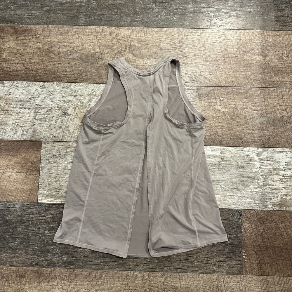 Lululemon top